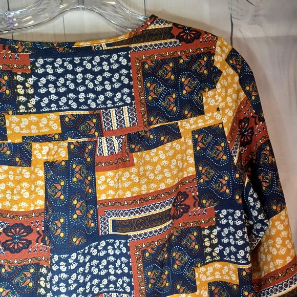 Rue21 paisley lightweight long sleeve shirt - Picture 8 of 10